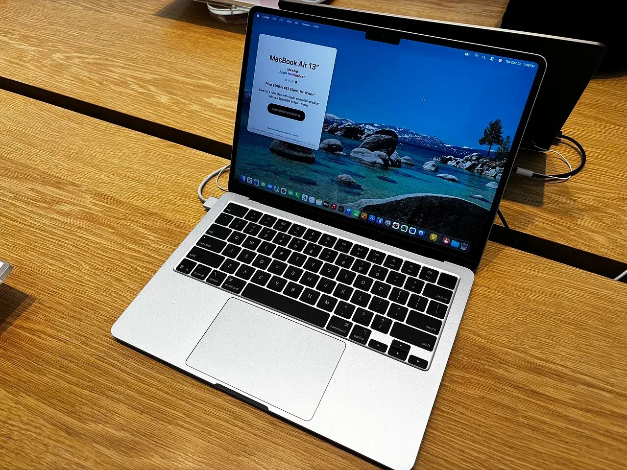 Apple MacBook Air 13 (M5, 2026)