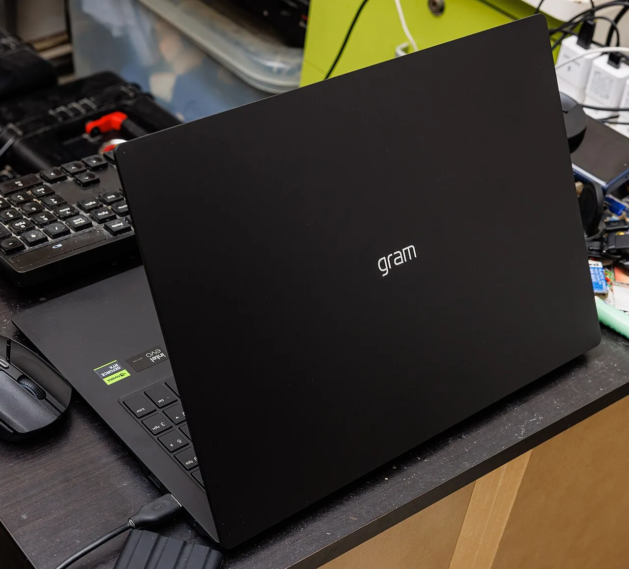 LG Gram Pro 16 (16Z90TS)