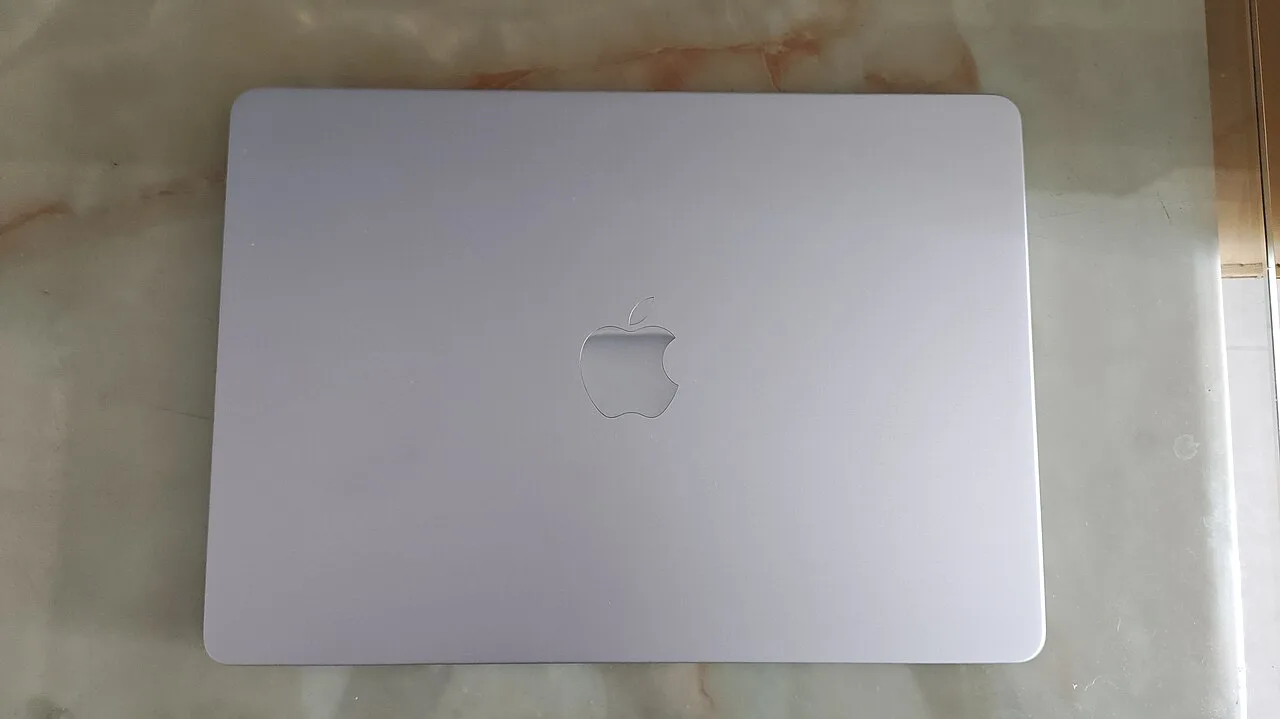 Apple MacBook Air 15 (M2, 2023)